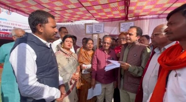 खैरागढ़ में छत्तीसगढ़ बंद का व्यापक असर:आमाबेड़ा घटना के विरोध में सर्व समाज का प्रदर्शन, शहर की दुकानें बंद, दोषियों पर कार्रवाई की मांग