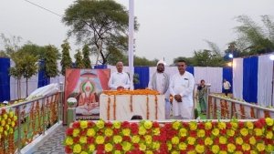 राजनांदगांव ज़िला साहू कबीर पंथी समाज मैनपुरी संत समागम समारोह में शमिल हुए