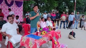 छुईखदान में फुटबॉल टूर्नामेंट के समापन मैच में पहुंचे विधायक&nbsp; देवव्रत सिंह
